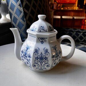 Blue and White Toscany Collection Japan Teapot
